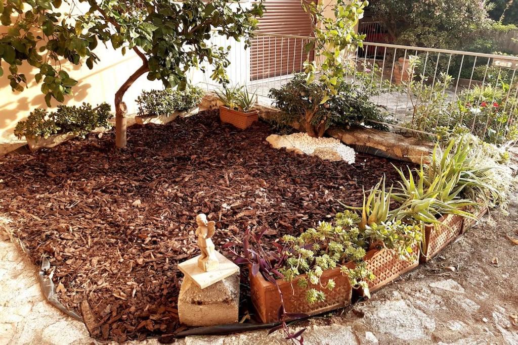 Casa Con Giardino: Varazze Luaran gambar