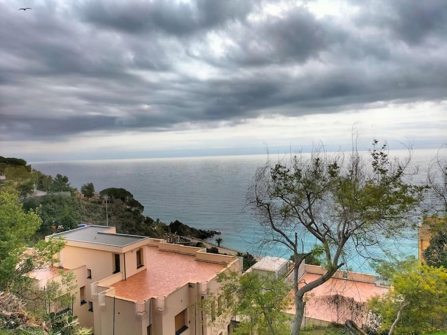Casa Con Giardino: Varazze Luaran gambar