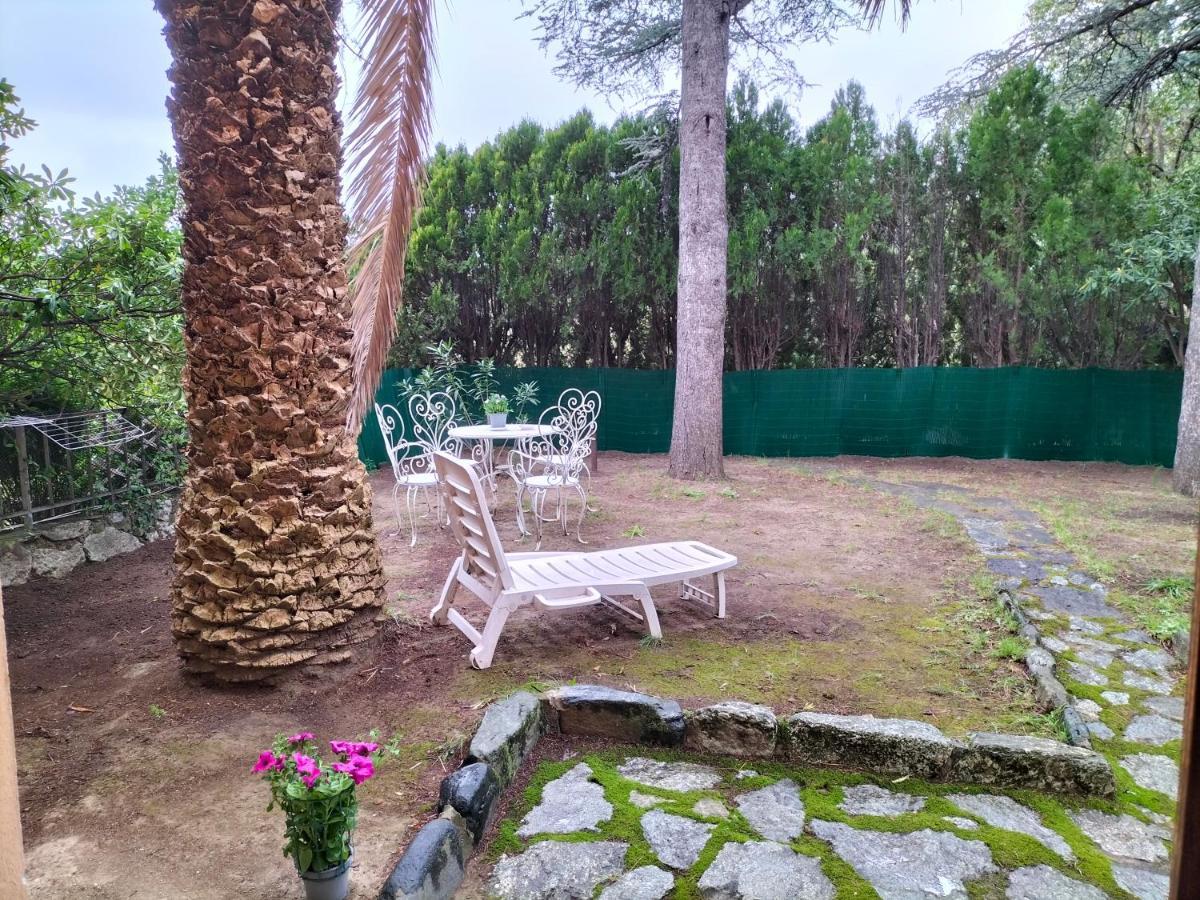 Casa Con Giardino: Varazze Luaran gambar